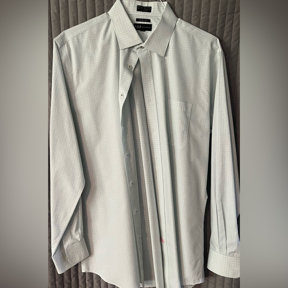 Neiman Marcus Wrinkle Free 100% cotton Patterned White Dress Shirt